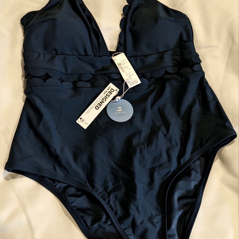 Cupshe swimsuit